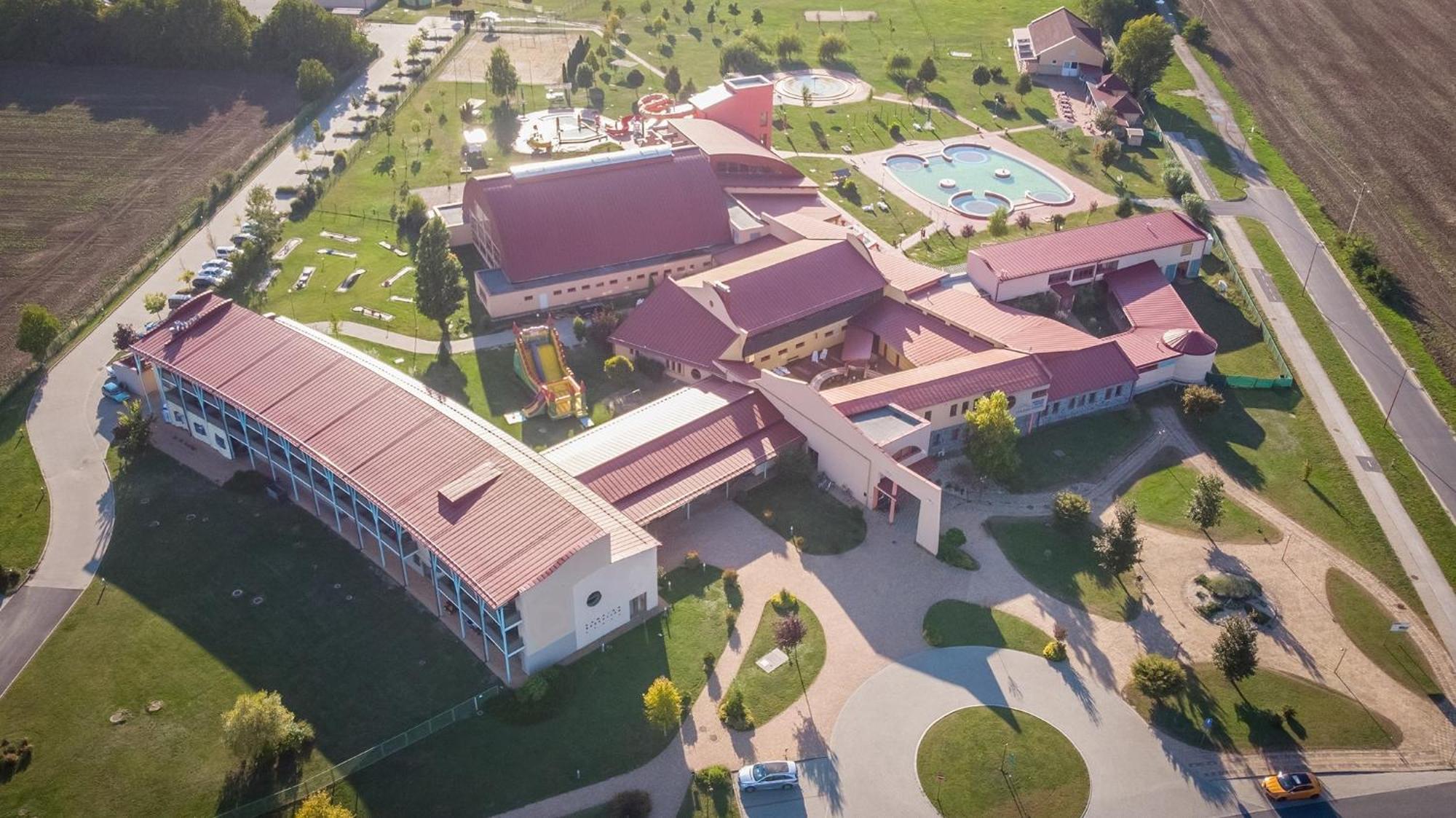 Vulkan Wellness Hotel & Camping Celldömölk المظهر الخارجي الصورة